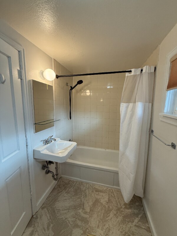 Building Photo - 2935 Broadway