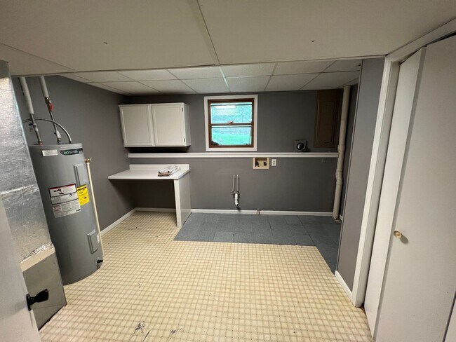 Building Photo - 109 Lasalle