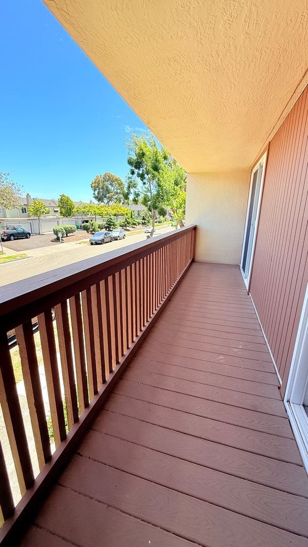 Building Photo - 1033 Fontana Dr