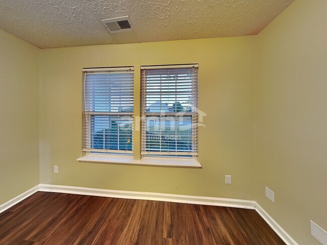 Building Photo - 11 Fillmore Way