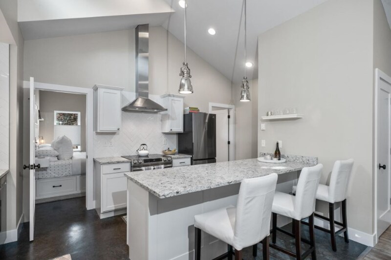 Building Photo - 419 S 3rd St W