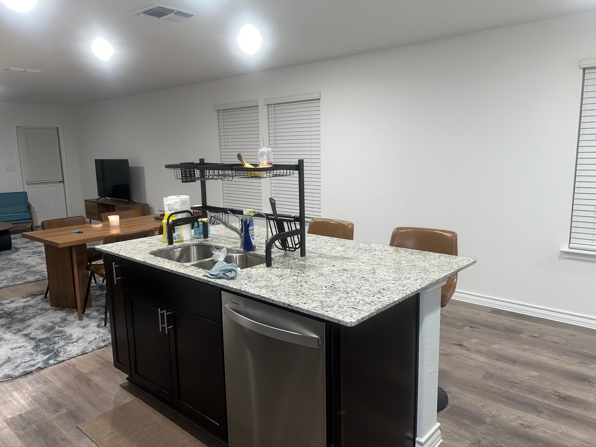 Building Photo - 8123 Hamrick Cir