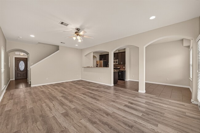 Building Photo - 8908 Clovermist Dr