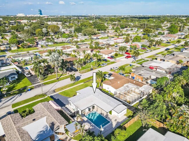 Building Photo - 6540 Park St