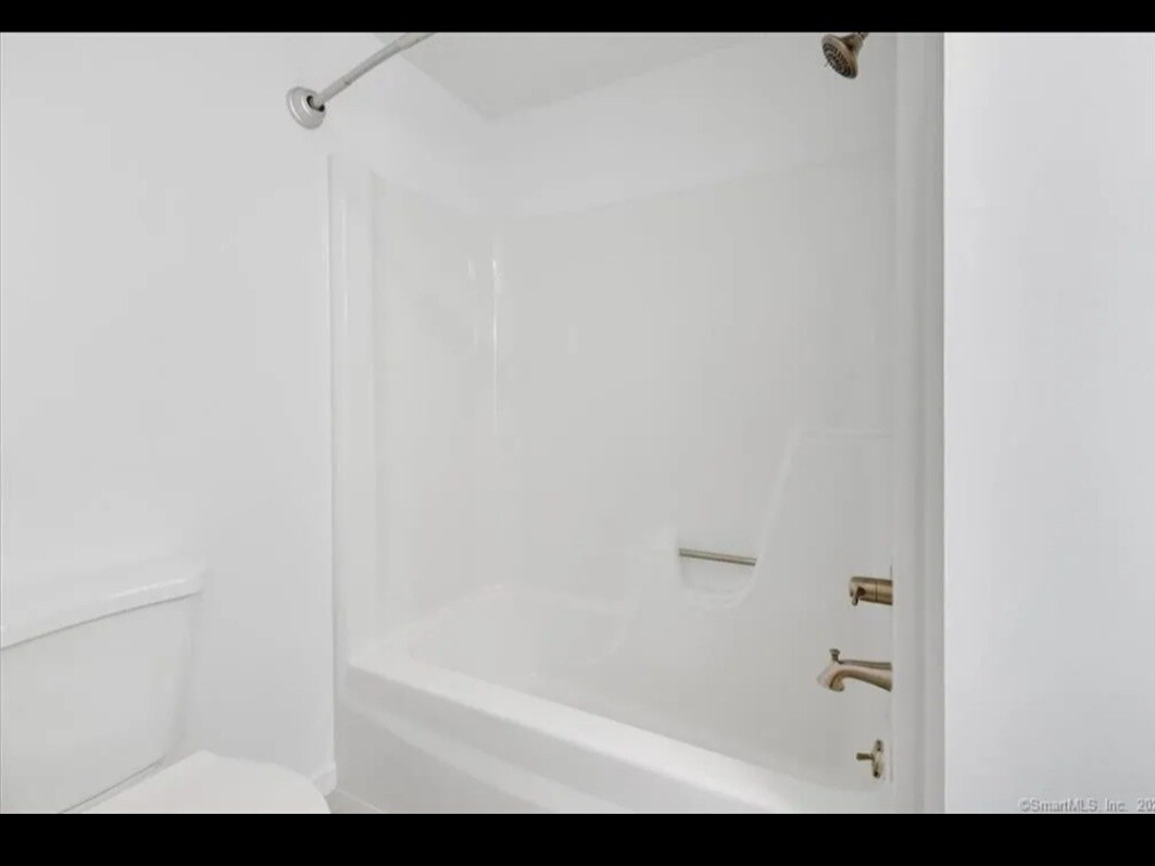 Refurbished bath - 174 Burgundy Hill Ln