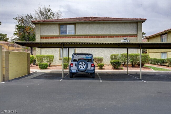 Building Photo - 7200 W Pirates Cove Rd