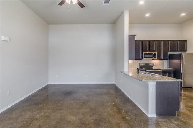 Building Photo - 153 Samuel Dr