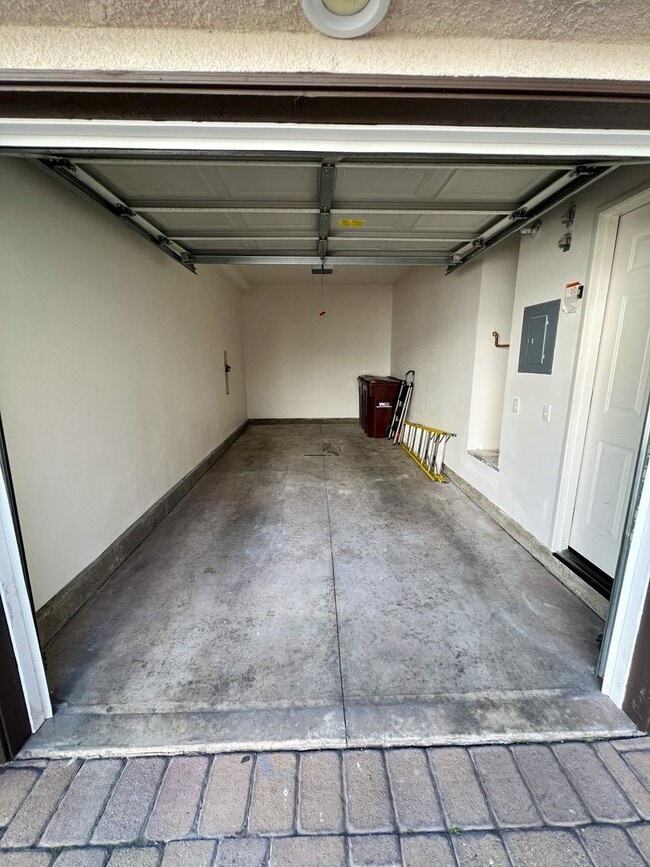 Building Photo - Montego Bay 2 bedroom Condo with AMAZING v...