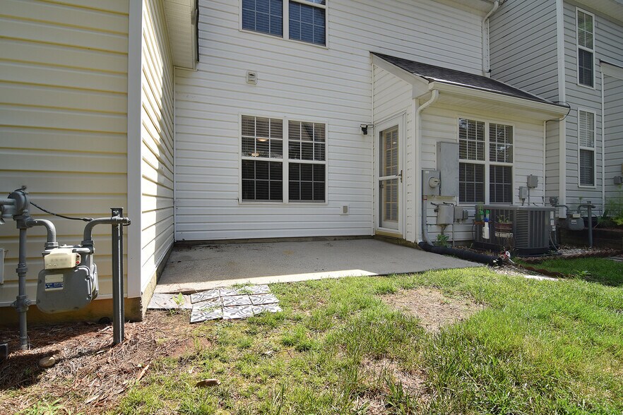 Building Photo - 8339 Christmas Ct