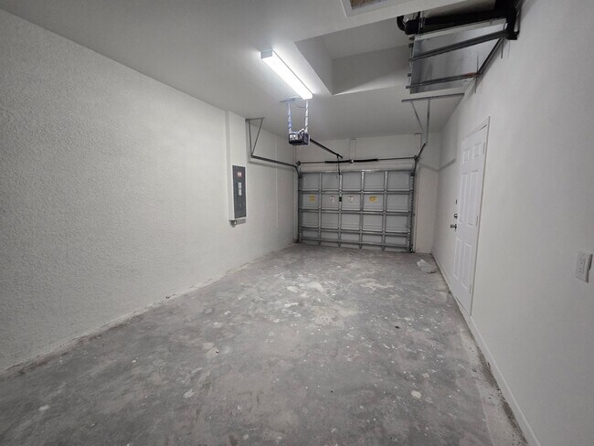 Building Photo - Brand New 2/2/1-South Lehigh Acres