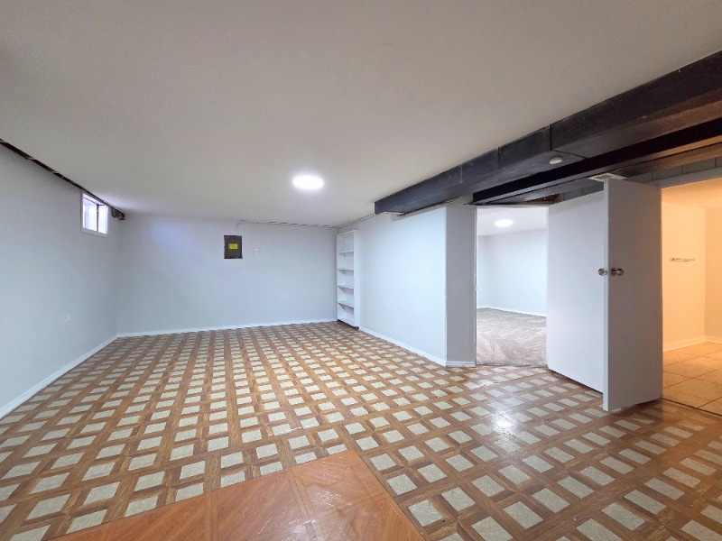 Building Photo - 29 E Lake Shore Dr