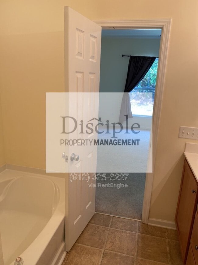 Building Photo - 169 Regency Cir