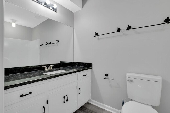 Building Photo - 2270 Ermine Dr