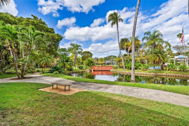 Building Photo - 777 SE 2nd Ave