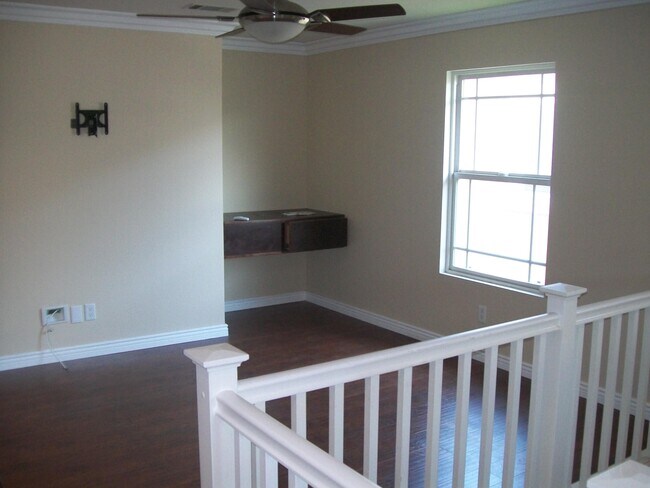Building Photo - 38227 Lone Tree Ct