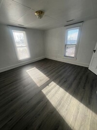 Building Photo - 1 Bedroom Apartment close to Downtown