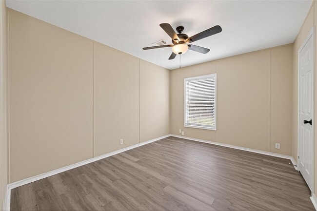 Building Photo - 15933 W Relza Dr