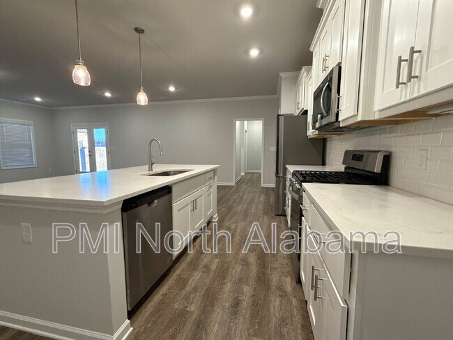 Building Photo - 102 Ranna Dr