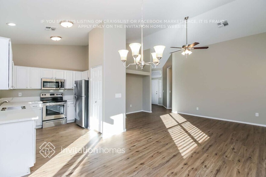 Building Photo - 8943 E Calypso Ave