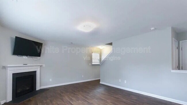 Building Photo - 1525 Lilly Springs Pl