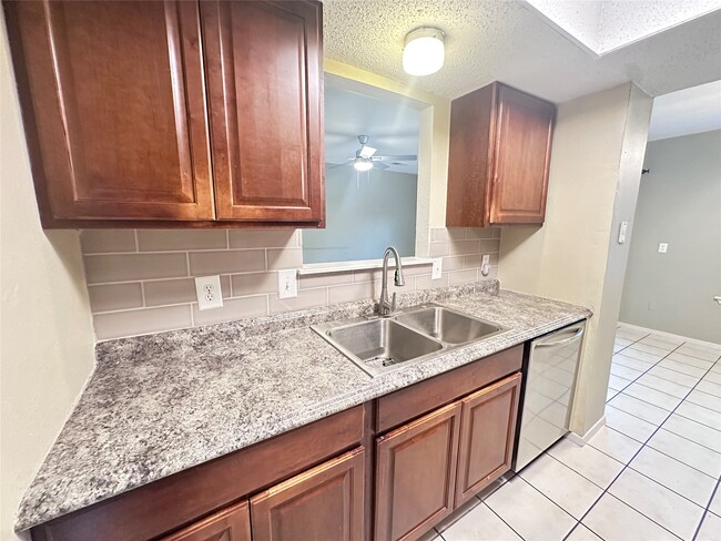 Building Photo - 1713 Mermaid Dr