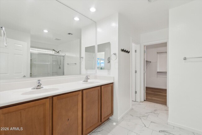 Building Photo - 37292 Yellowstone Dr
