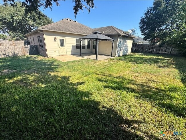 Building Photo - 106 Pin Oak Ct