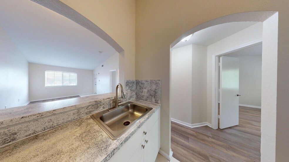 Building Photo - 3500 Briar Bay Blvd