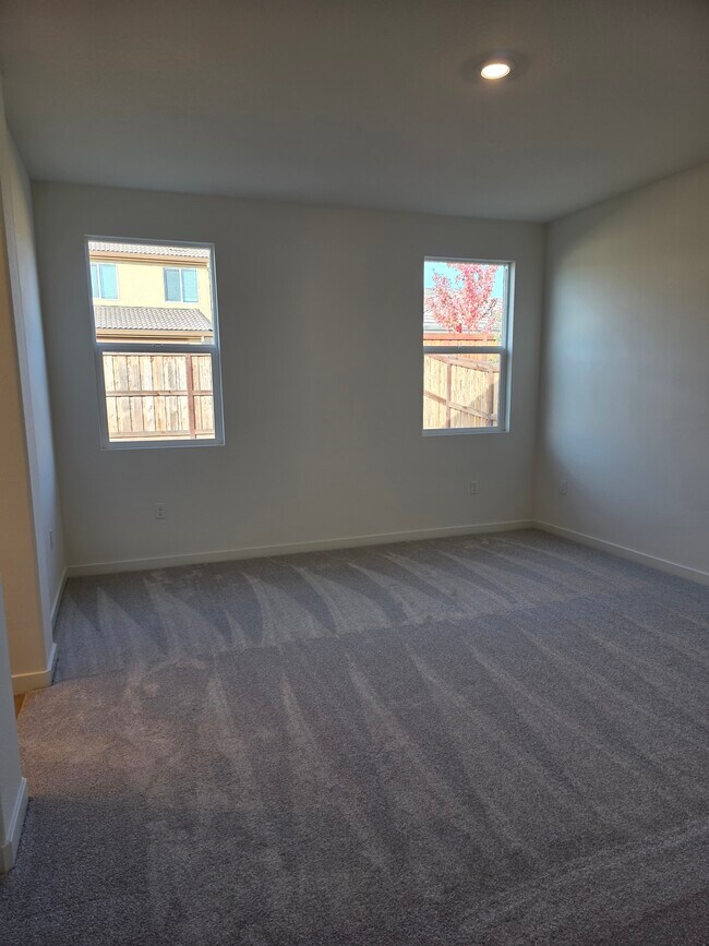 Building Photo - 2142 Hunter Crk Dr