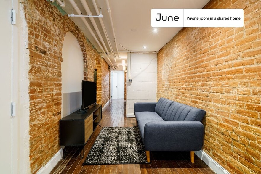 Building Photo - Room in Shared 5 bed/1.5 bath home in Bedford-Stuyvesant