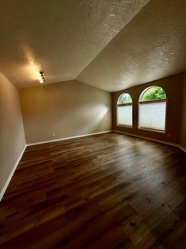Building Photo - Stylish & Spacious West Salem Home 3Bed/2Bath