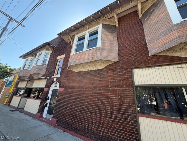 Building Photo - 15300 Waterloo Rd