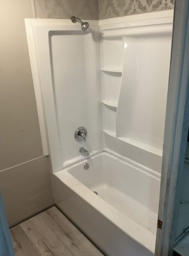 Building Photo - Inviting 3-Bedroom, 2-Bath Manufactured Ho...