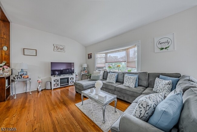 Building Photo - 50 Highview Terrace