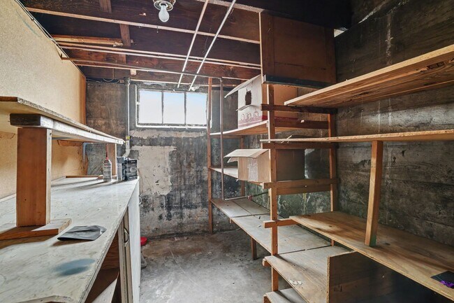 Building Photo - 521 Creel Ave