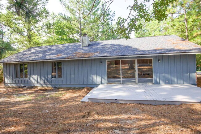 Building Photo - 50 Surry Cir N