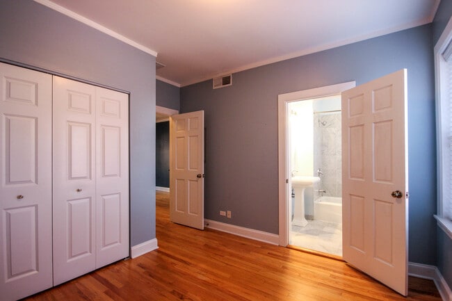 Building Photo - 250-2 N Lincoln Ave