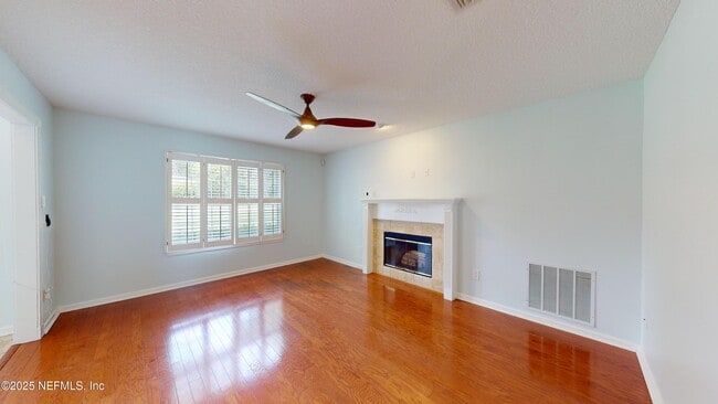 Building Photo - 1142 Westwood Dr