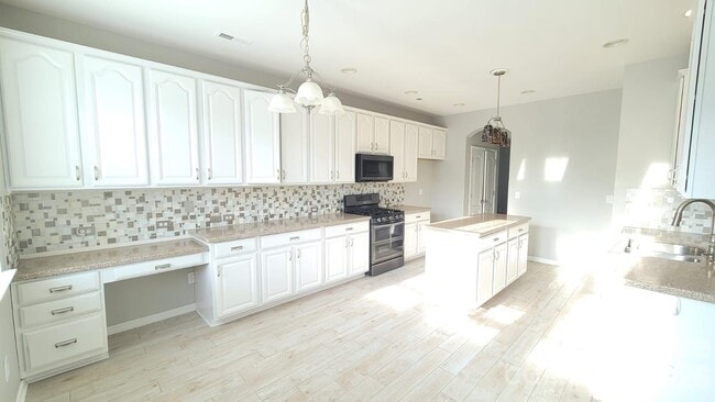 Building Photo - 6508 Manitoba Ln