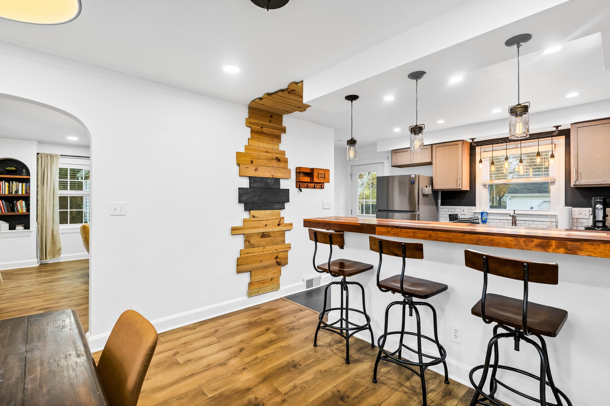 Building Photo - 1140 Trumbull Ave SE