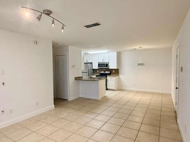 Building Photo - 7630 Pissarro Dr