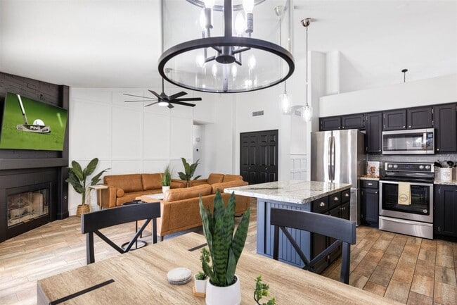 Building Photo - 4525 E Angela Dr