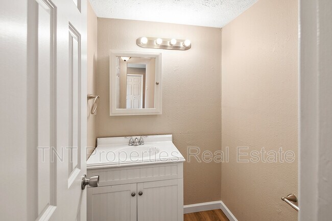 Building Photo - 2914 Prairie Flower Cir