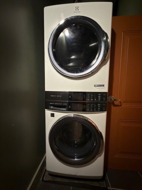 Building Photo - 1101 Lucas Ave