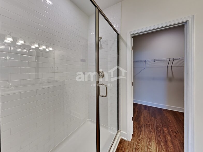 Building Photo - 6013 Trailwater Dr