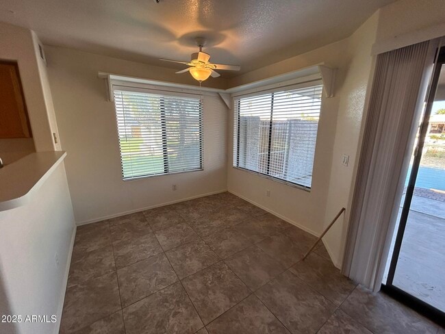 Building Photo - 624 S Crows Nest Dr