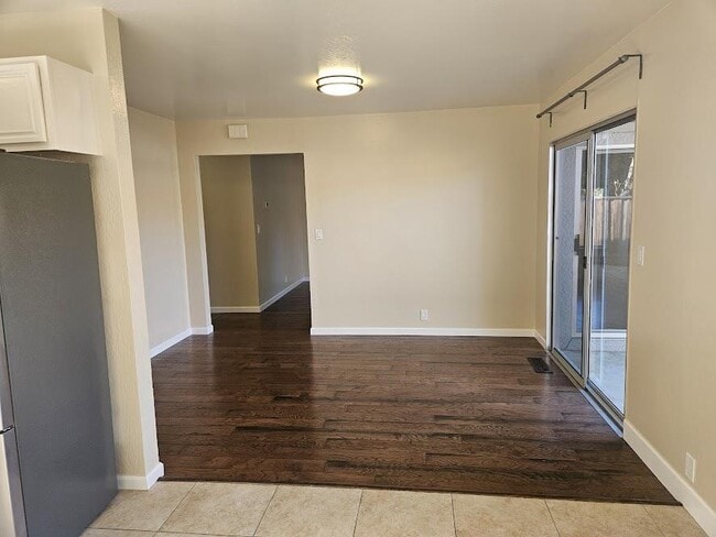 Building Photo - 808 Moraga Dr