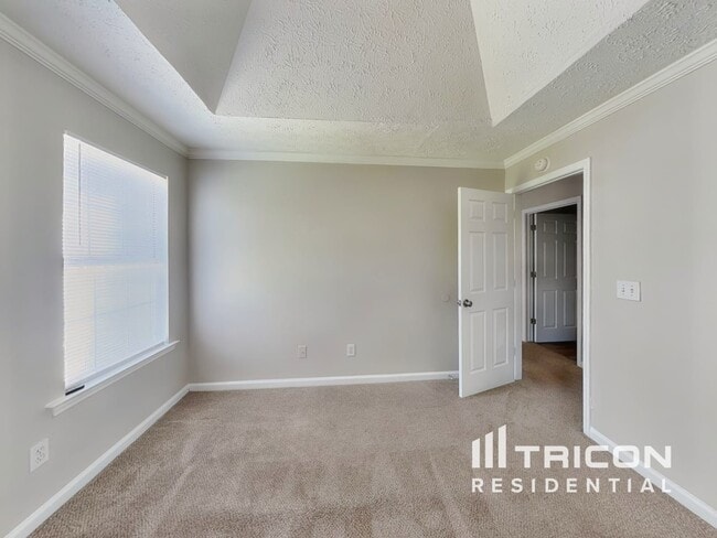 Building Photo - 605 Highpoint Wy