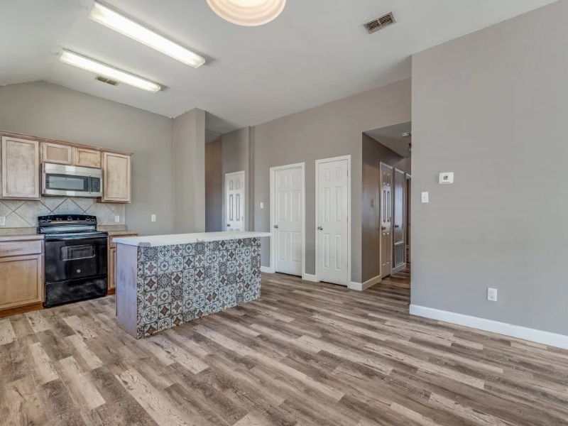 Building Photo - 2109 Hanakoa Falls Dr