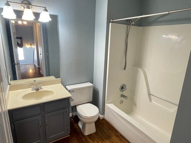 Building Photo - Harbortowne corner lot home with fenced yard and deck!